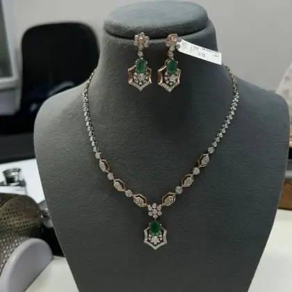 Hexagonal Emerald & Brilliant Halo Choker Set