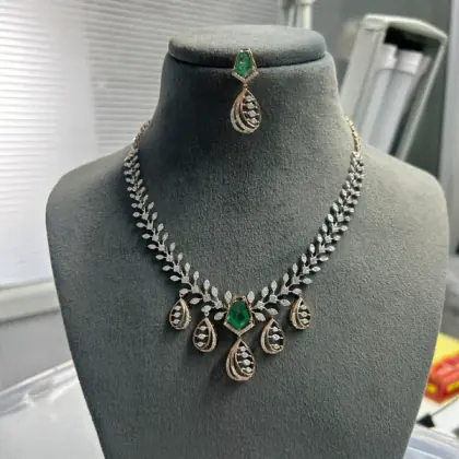 Kite-Cut Emerald Center Vine Necklace Set